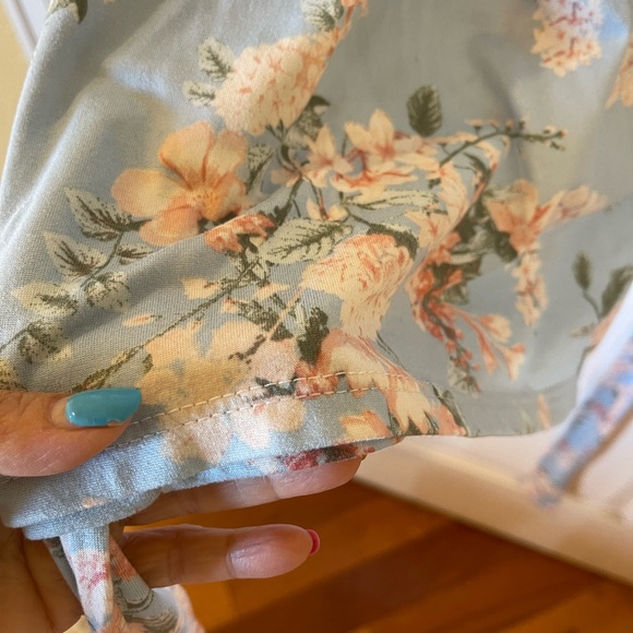 Flora Robe very soft, and comfortable perfect for those summer nights. Large - Picture 7 of 10